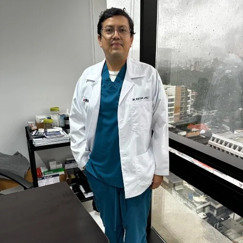 Héctor Estuardo López Morales, Artroplastia de rodilla y cadera en Ciudad de Guatemala | Agenda una cita online